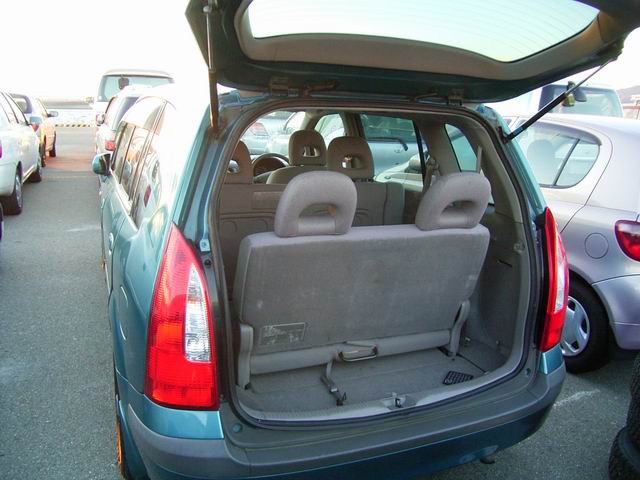 2000 Mazda Premacy Pictures