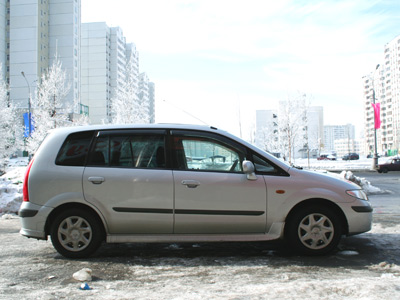 2000 Mazda Premacy Pictures