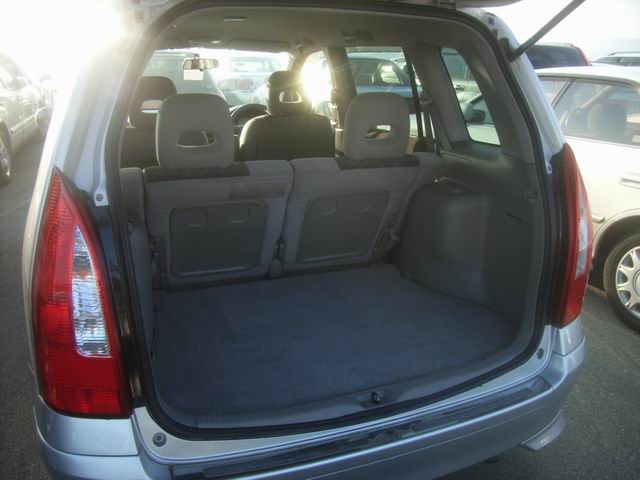 2000 Mazda Premacy Photos