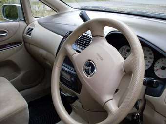 2000 Mazda Premacy Photos