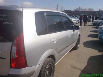 2000 Mazda Premacy Pics