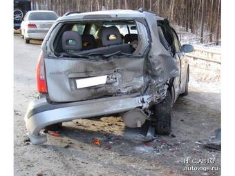 2000 Mazda Premacy Photos