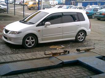 2000 Mazda Premacy Pics