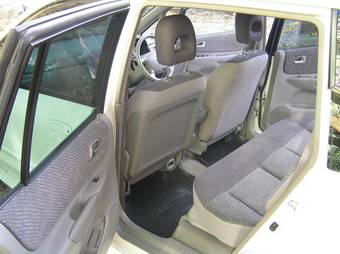 2000 Mazda Premacy Photos