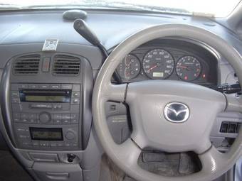 2000 Mazda Premacy Photos