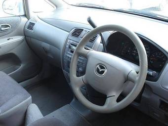 2000 Mazda Premacy Photos