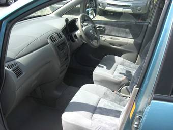 2000 Mazda Premacy Images