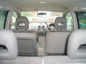 2000 Mazda Premacy Photos