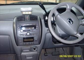 2000 Mazda Premacy Photos