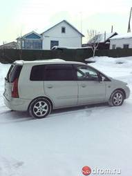 2000 Mazda Premacy Photos