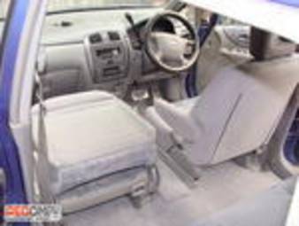 2000 Mazda Premacy Images