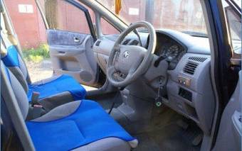 2000 Mazda Premacy Photos