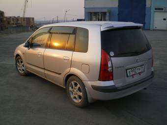 2000 Mazda Premacy Photos