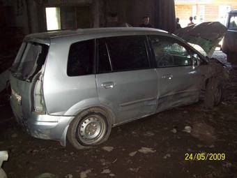 2000 Mazda Premacy Photos