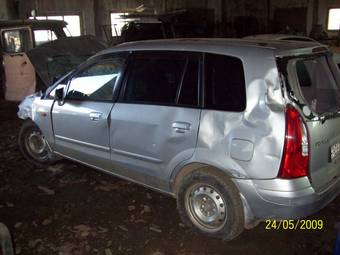 2000 Mazda Premacy Photos
