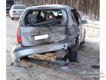 2000 Mazda Premacy Pics