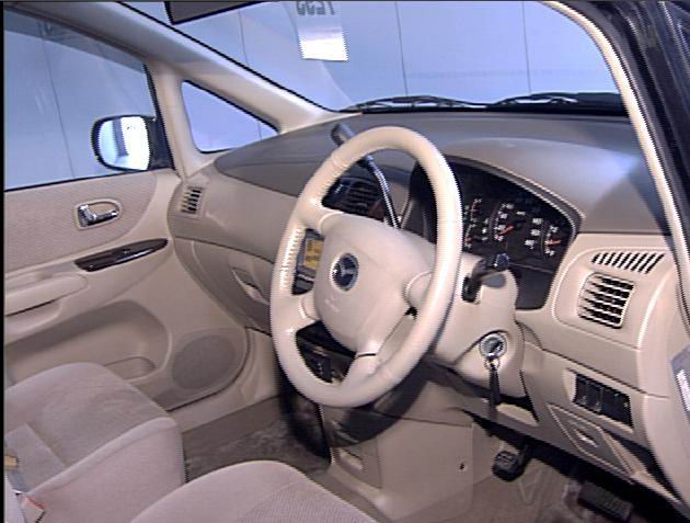 2001 Mazda Premacy Pictures