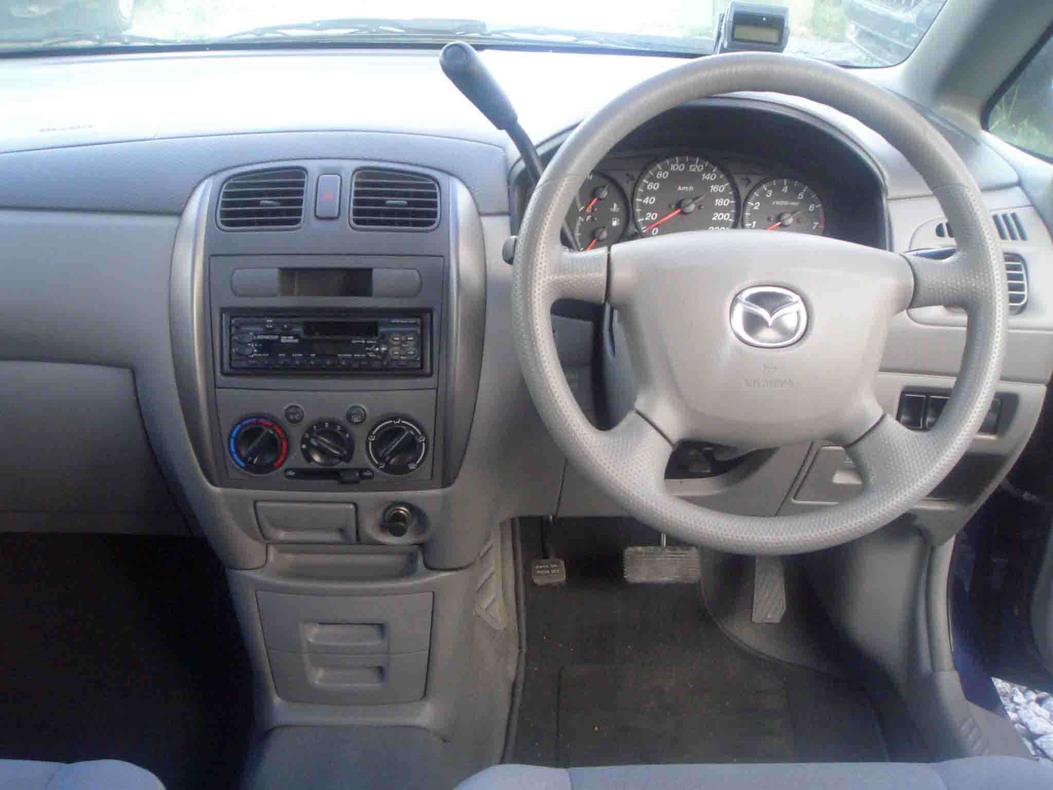 2001 Mazda Premacy Wallpapers