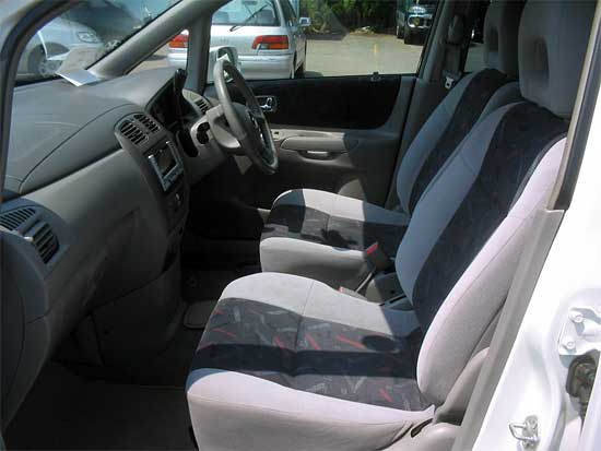 2001 Mazda Premacy Pictures