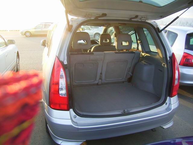 2001 Mazda Premacy Pics