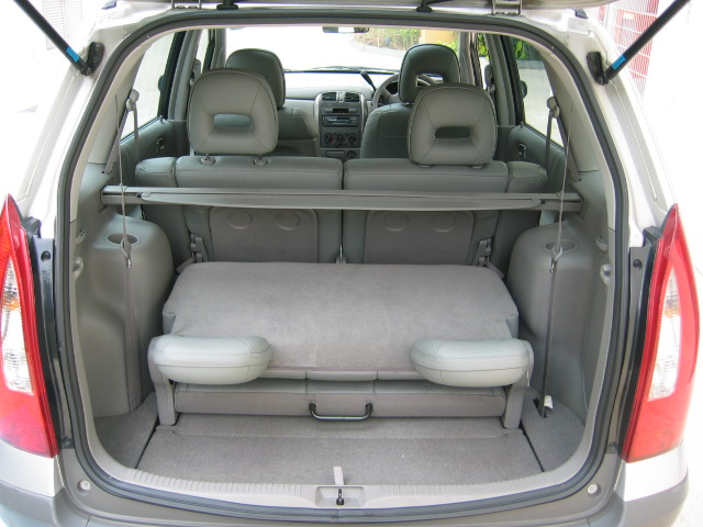 2001 Mazda Premacy Pictures