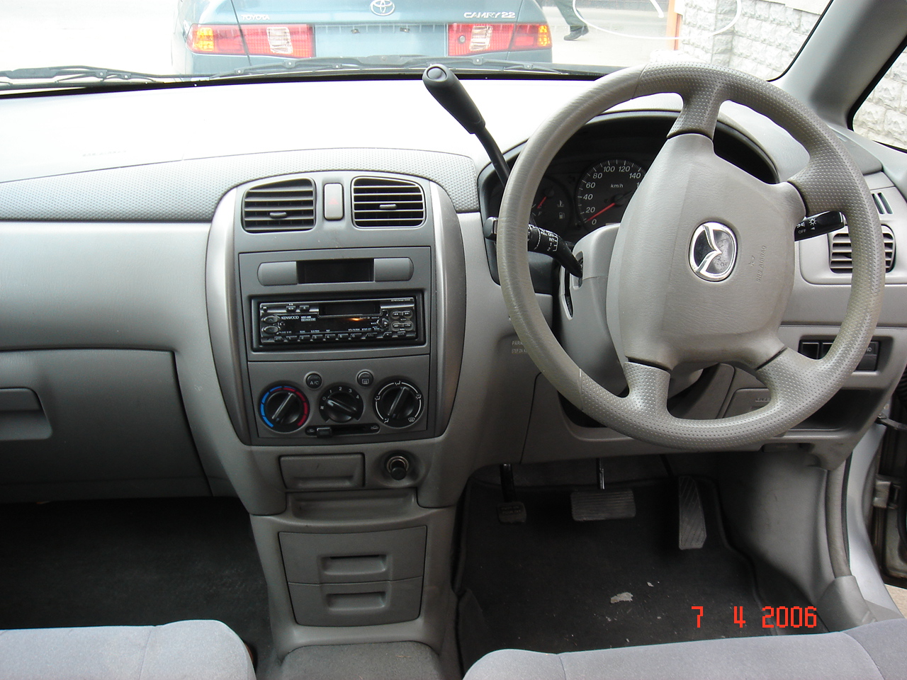 2001 Mazda Premacy Photos