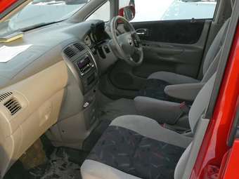 2001 Mazda Premacy Pictures