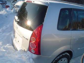 2001 Mazda Premacy Images