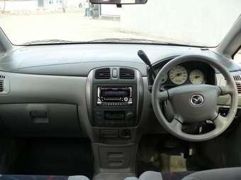 2001 Mazda Premacy Photos