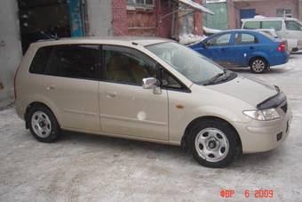 2001 Mazda Premacy Photos