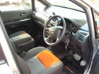 2001 Mazda Premacy Photos