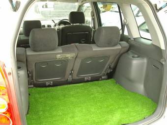 2001 Mazda Premacy Photos