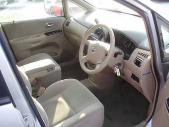 2001 Mazda Premacy Photos
