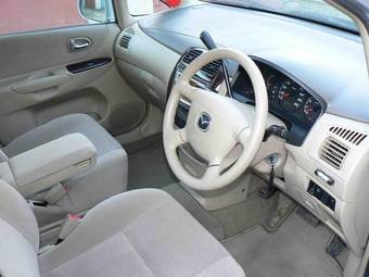 2001 Mazda Premacy Pictures