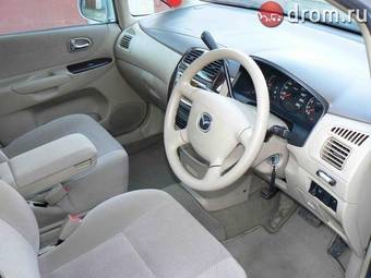 2001 Mazda Premacy Photos