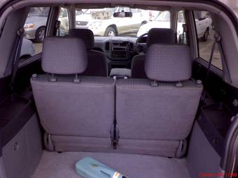 2001 Mazda Premacy Photos