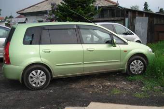 2001 Mazda Premacy Photos