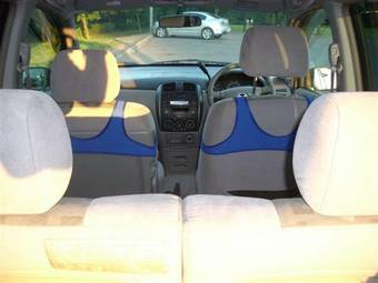 2001 Mazda Premacy Photos
