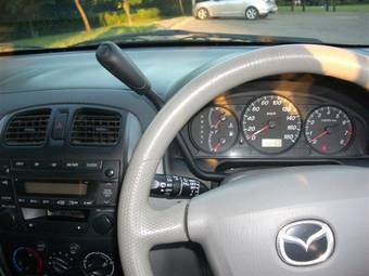 2001 Mazda Premacy Photos