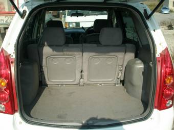 2001 Mazda Premacy Photos