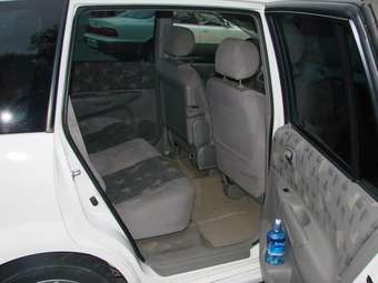 2002 Mazda Premacy Pictures