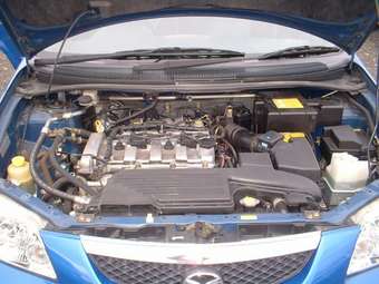 2002 Mazda Premacy Pictures