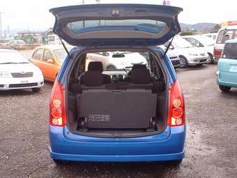 2002 Mazda Premacy Pictures