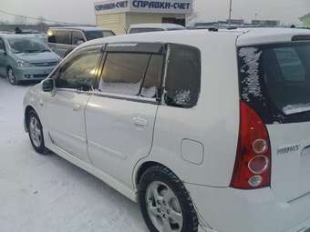 2002 Mazda Premacy Pictures