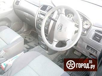 2002 Mazda Premacy Photos