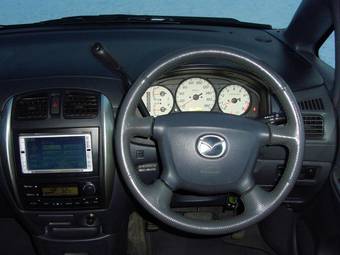 2002 Mazda Premacy Pictures