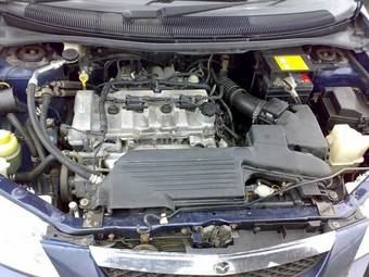 2002 Mazda Premacy Photos