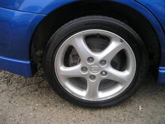 2002 Mazda Premacy Images