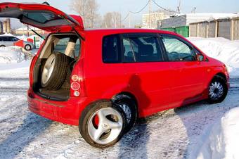 2002 Mazda Premacy Pictures