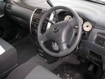 2002 Mazda Premacy Photos